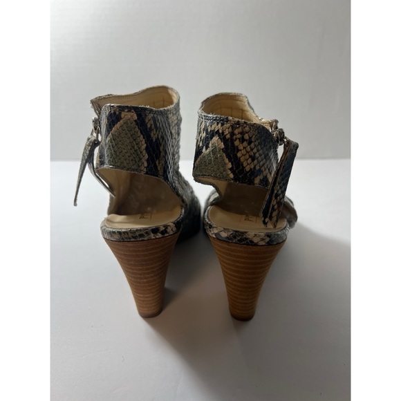 Paul Green Black and Gray Ankle Boots with Textured Sole - Picture 3 of 8